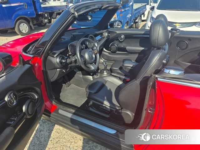 Mini Cooper Convertible 2022 Красный из Кореи, фото 2