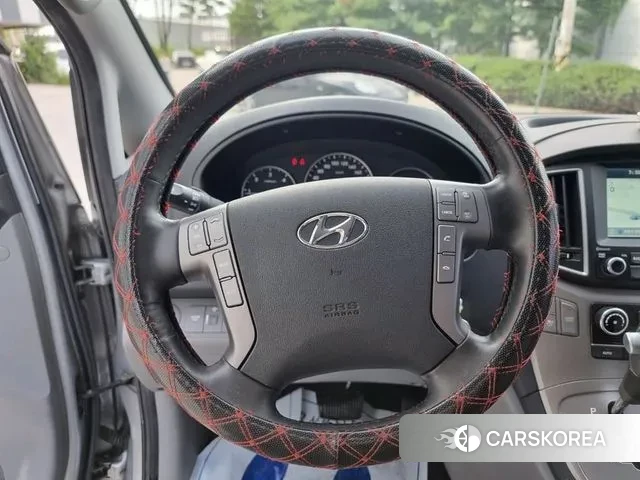 Hyundai The New Grand Starex 2018 Серебристо-серый из Кореи, фото 2