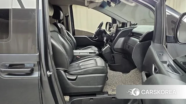 Hyundai Staria 2021 Серый из Кореи, фото 2