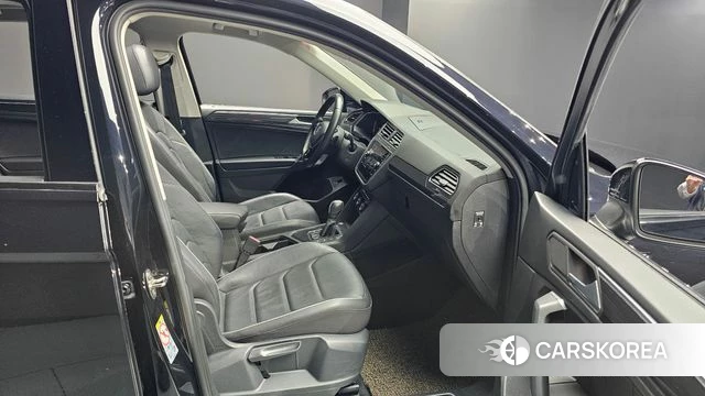 Volkswagen Tiguan Allspace 2020 Черный из Кореи, фото 2