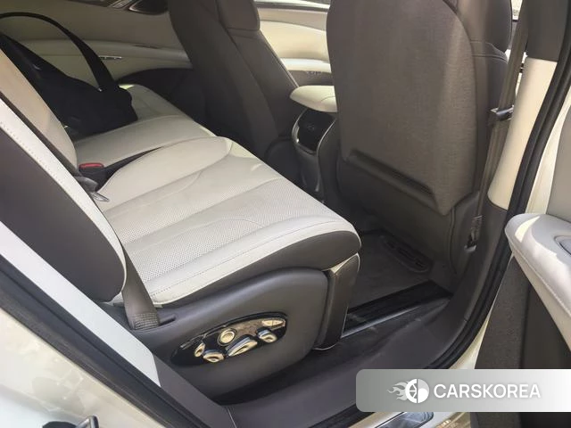 Zhiji Automobile Zhiji LS7 2023 Белый из Китая, фото 2