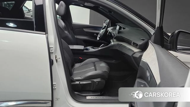 Peugeot 3008 second generation 2022 Белый из Кореи, фото 2