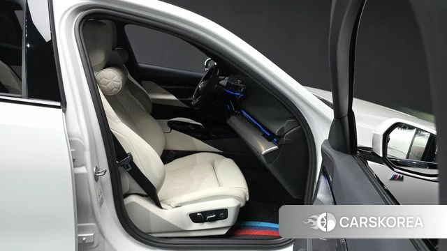 BMW 5 Series (G60) 2024 Белый из Кореи, фото 2