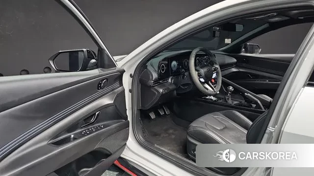 Hyundai The New Avante (CN7) 2023 Серебристо-серый из Кореи, фото 2