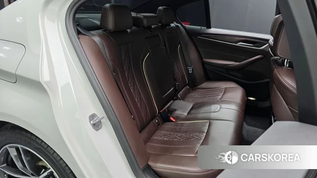 BMW 5 Series (G30) 2020 Белый из Кореи, фото 2
