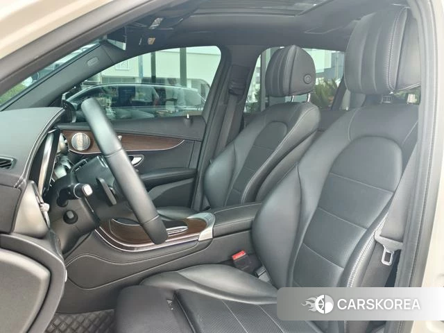 Mercedes-Benz GLC 2021 Белый из Китая, фото 2