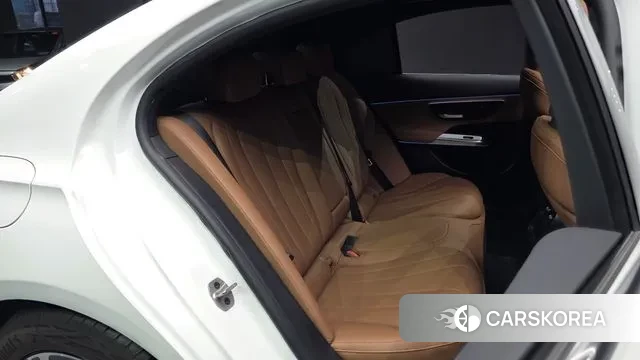 Mercedes-Benz E-Class W214 2024 Белый из Кореи, фото 2