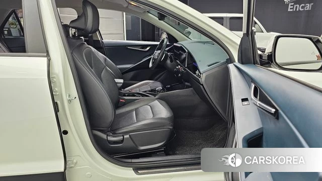 Kia Di Ol Nu Niro 2022 Белый из Кореи, фото 2