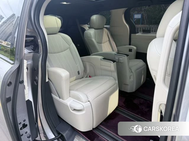 Toyota Saina 2024 Серебристо-серый из Китая, фото 2