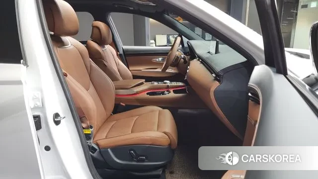 Genesis GV70 2023 Белый из Кореи, фото 2