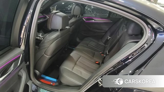 BMW 5 Series (G60) 2023 Черный из Кореи, фото 2