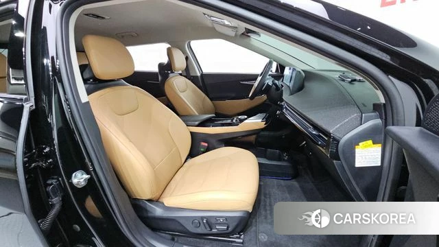 Kia EV6 2023 Черный из Кореи, фото 2