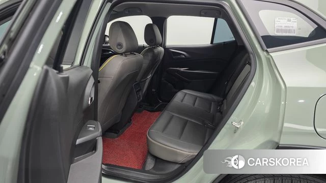 Chevrolet (GM Daewoo) Trax Crossover 2024 Светло-зеленый из Кореи, фото 2