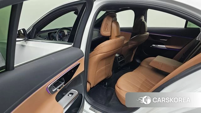 Mercedes-Benz E-Class W214 2024 Белый из Кореи, фото 2