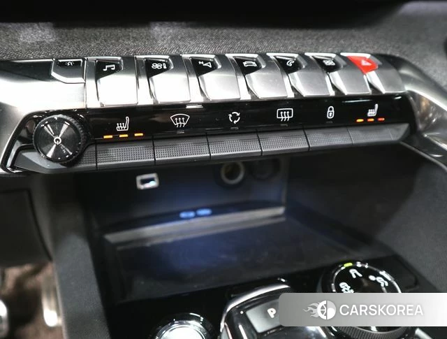 Peugeot 3008 second generation 2019 Черный из Кореи, фото 2