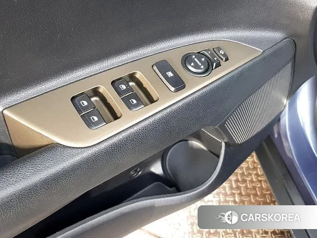 Kia Stonic 2018 Синий из Кореи, фото 2