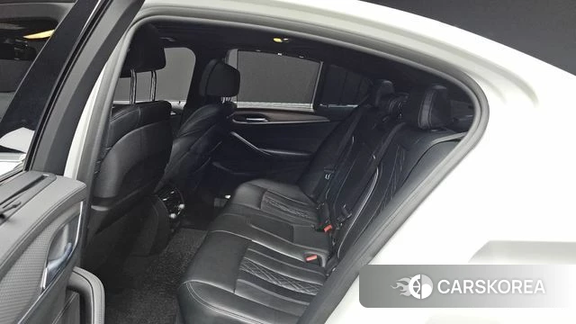 BMW 5 Series (G30) 2019 Белый из Кореи, фото 2