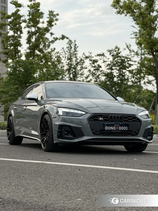 Audi S5 2022 Серебристо-серый из Китая, фото 2