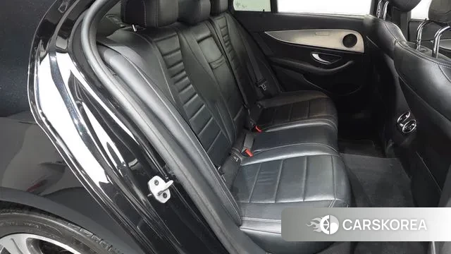 Mercedes-Benz E-Class W213 2019 Черный из Кореи, фото 2