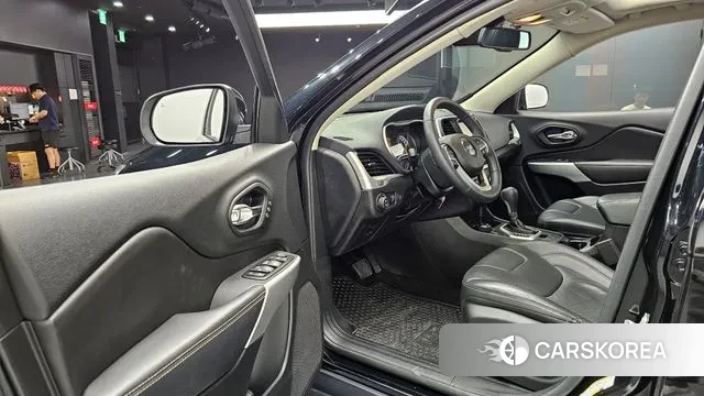 Jeep Cherokee (KL) 2018 Черный из Кореи, фото 2