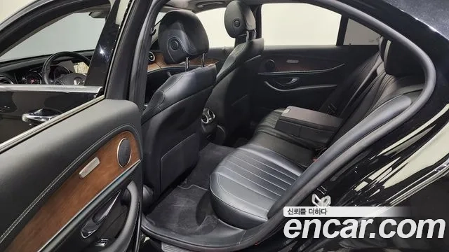 Mercedes-Benz E-Class W213 2018 Черный из Кореи, фото 2