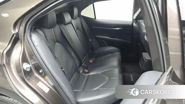 Toyota Camry (XV70) 2018 Коричневый из Кореи, фото 2