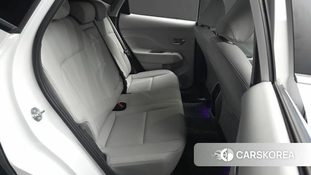 Hyundai Kona (SX2) 2023 Белый из Кореи, фото 2
