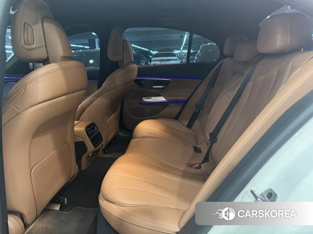 Mercedes-Benz E-Class W214 2024 Белый из Кореи, фото 2