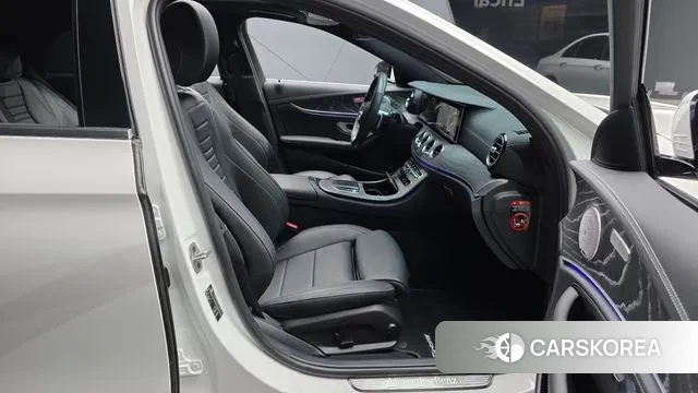 Mercedes-Benz E-Class W213 2021 Белый из Кореи, фото 2