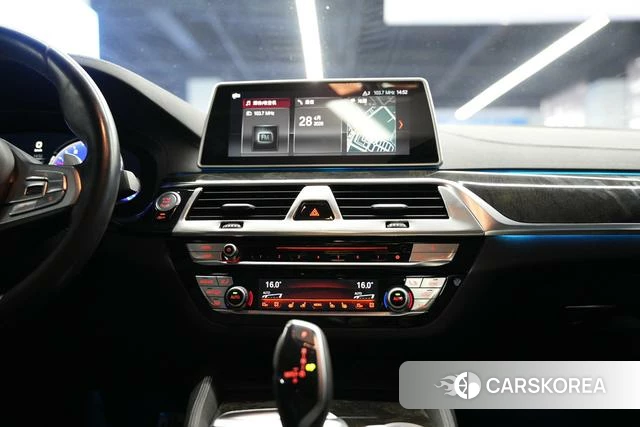 BMW 5 series 2018 Белый из Китая, фото 2
