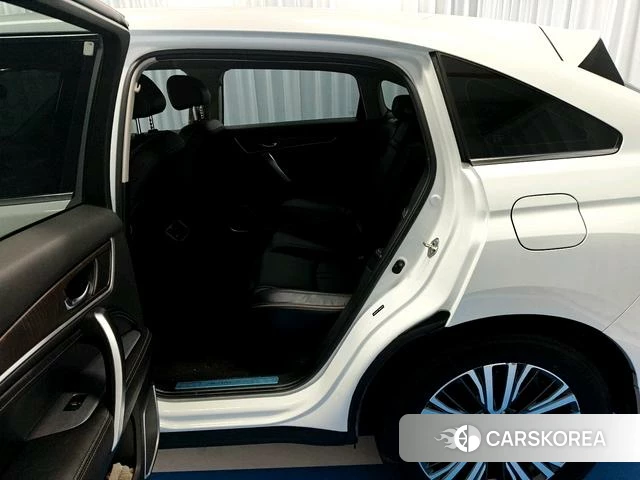 Honda Crown Road 2023 Белый из Китая, фото 2