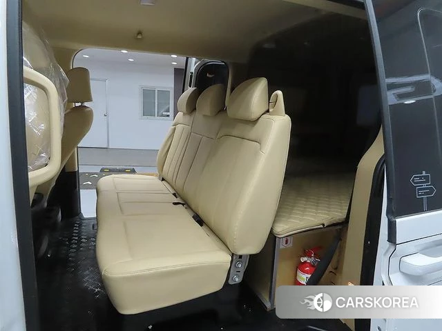 Hyundai Staria 2021 Белый из Кореи, фото 2