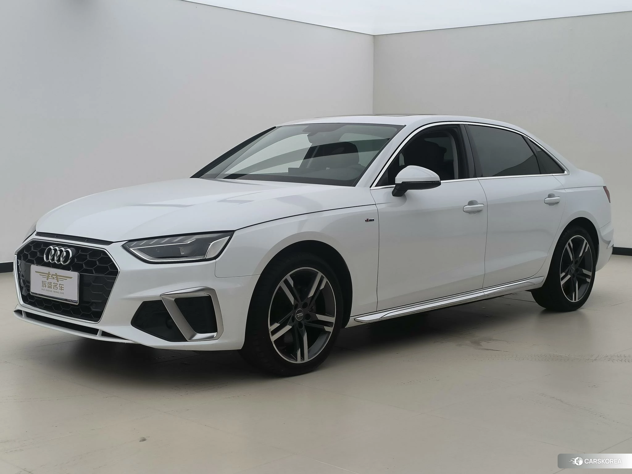 Audi A4L 2020 Белый из Китая, фото 2