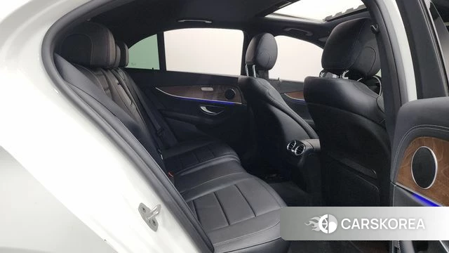 Mercedes-Benz E-Class W213 2020 Белый из Кореи, фото 2