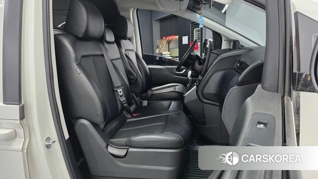 Hyundai Staria 2021 Белый из Кореи, фото 2