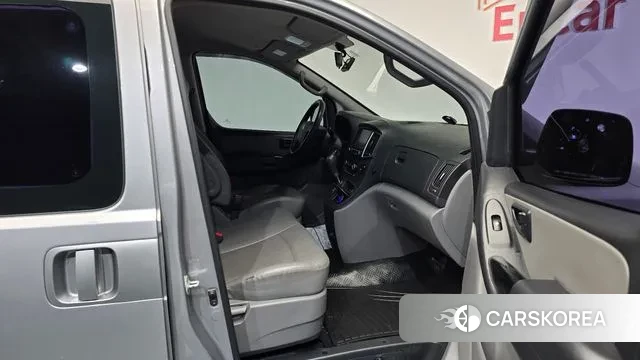 Hyundai The New Grand Starex 2018 Серебристо-серый из Кореи, фото 2