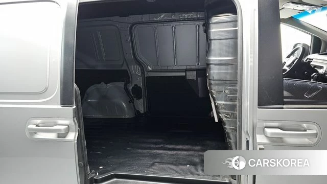 Hyundai Staria 2022 Серебряный из Кореи, фото 2