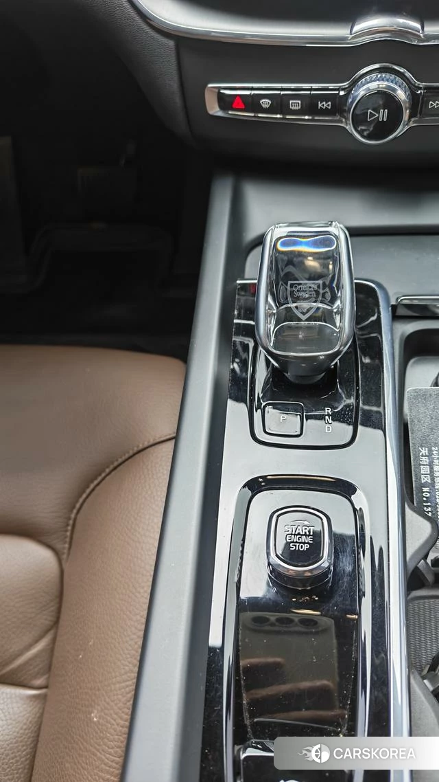 Volvo XC60 2024 Синий из Китая, фото 2