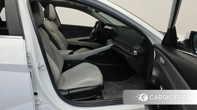 Hyundai Avante Hybrid (CN7) 2021 Белый из Кореи, фото 2