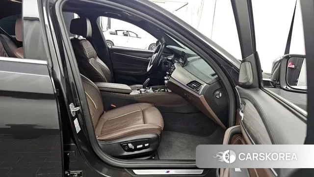 BMW 5 Series (G30) 2020 Серый из Кореи, фото 2