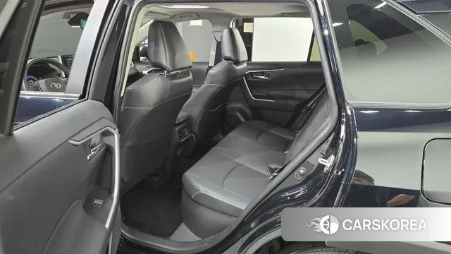 Toyota RAV4 5th Generation 2023 Черный из Кореи, фото 2