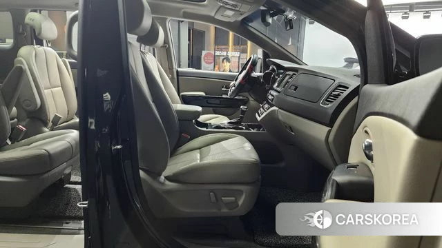 Kia The New Carnival 2018 Черный из Кореи, фото 2