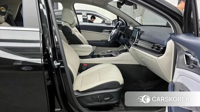 Kia Sportage 5th Generation Hybrid 2023 Черный из Кореи, фото 2