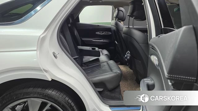 Genesis GV70 2022 Белый из Кореи, фото 2