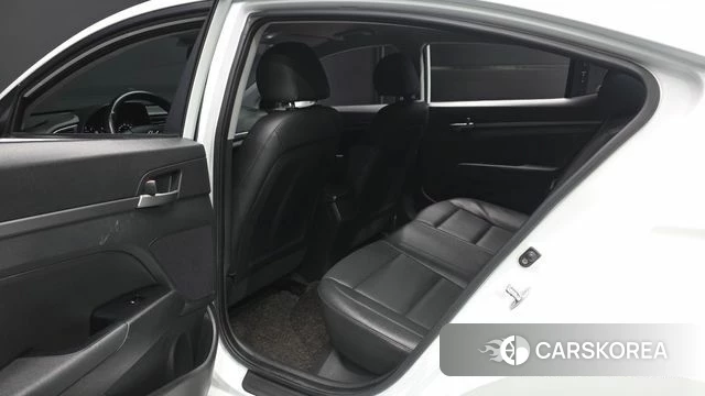 Hyundai Avante AD 2018 Белый из Кореи, фото 2