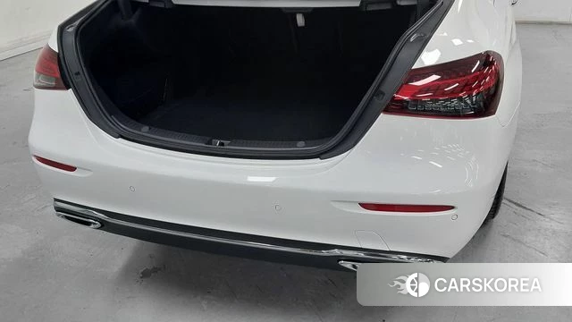 Mercedes-Benz E-Class W213 2022 Белый из Кореи, фото 2