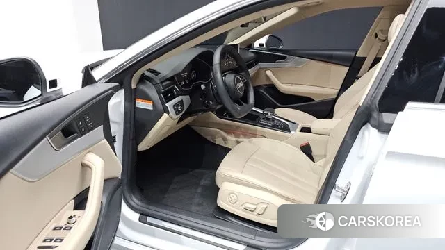 Audi A5 (F5) 2023 Белый из Кореи, фото 2