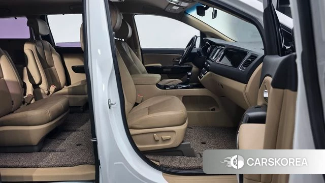 Kia The New Carnival 2018 Белый из Кореи, фото 2