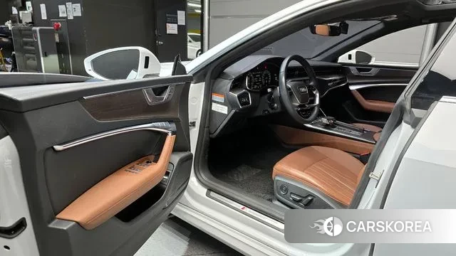 Audi A7 (4K) 2023 Белый из Кореи, фото 2