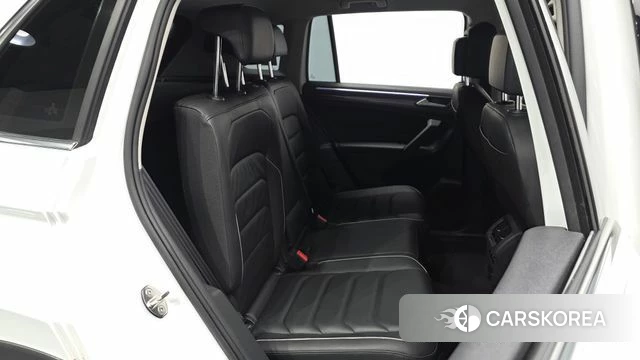 Volkswagen Tiguan second Generation 2022 Белый из Кореи, фото 2